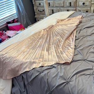 Elegant Satin Pleated champagne/gold dress